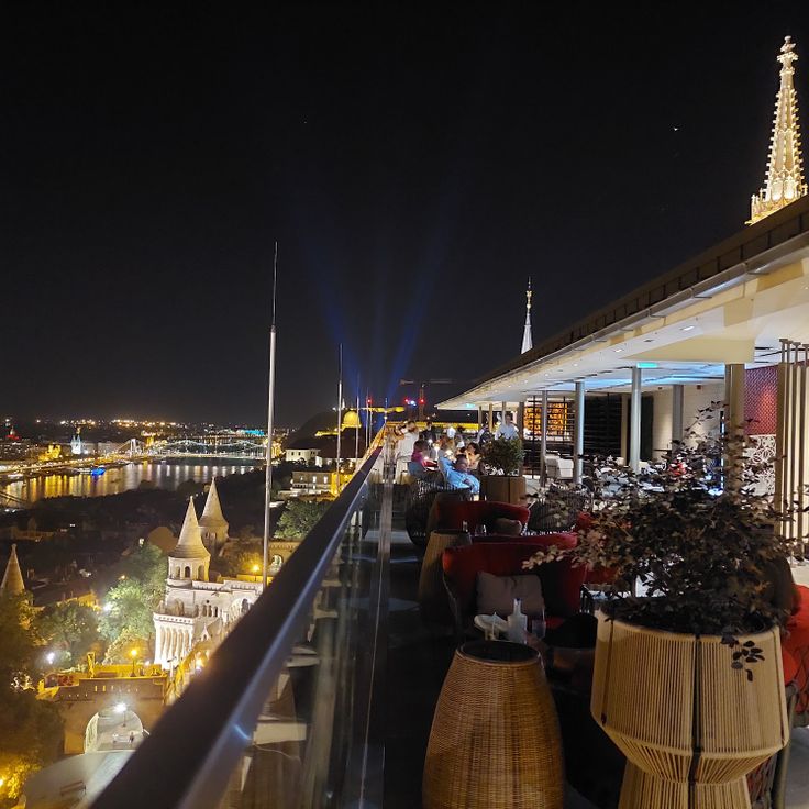 White Raven Skybar and Lounge