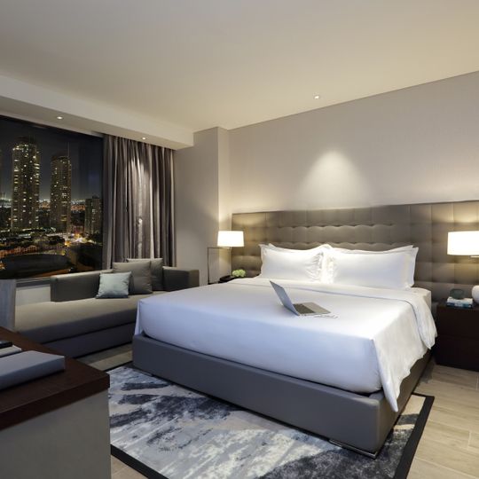 Makati Diamond Residences