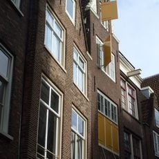 Pand met gevel onder punttop