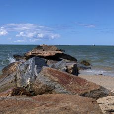 Jetties Beach