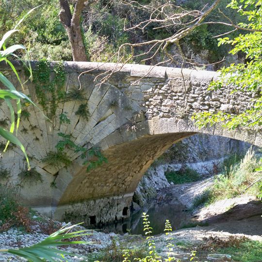 Pont à coquille sur l'Aigue-Brun
