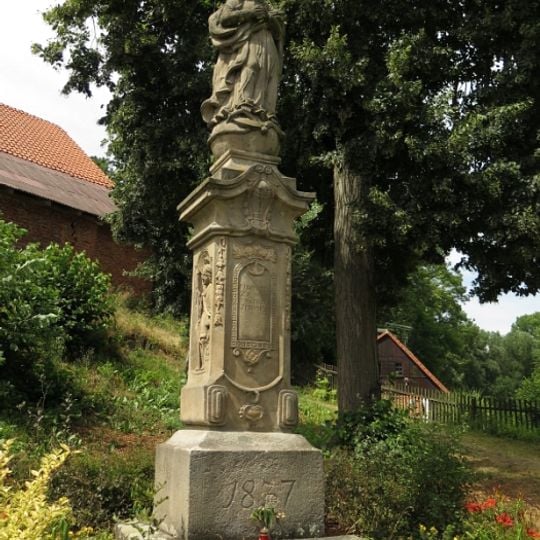 Socha Neposkvrněného Početí Panny Marie