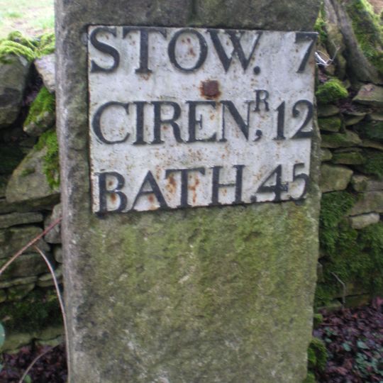 Milestone, 100m N Farmington turn at footpath start