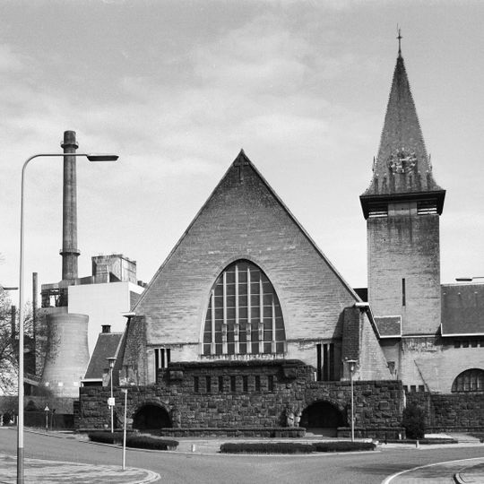 Statue of Sacred Heart of Jesus Christ