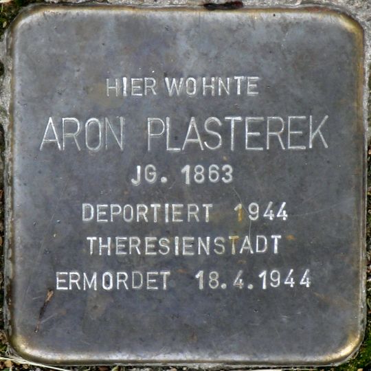 Stolperstein en memoria de Aron Plasterek
