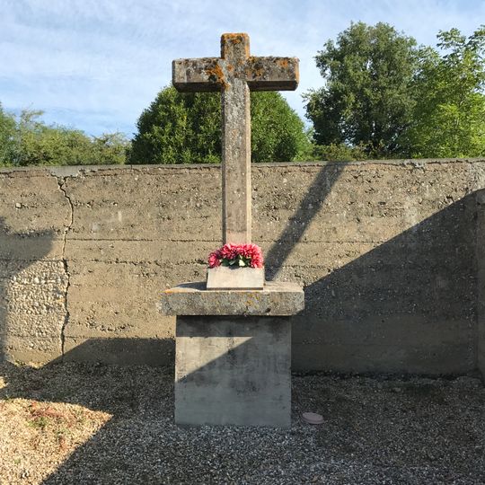 Cemetery cross of Les Échets
