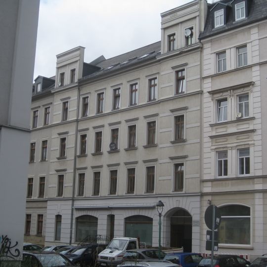 Mietshaus in geschlossener Bebauung Heinrich-Zille-Straße 4