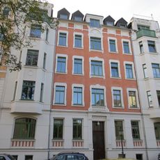 Mietshaus in geschlossener Bebauung Lotharstraße 1