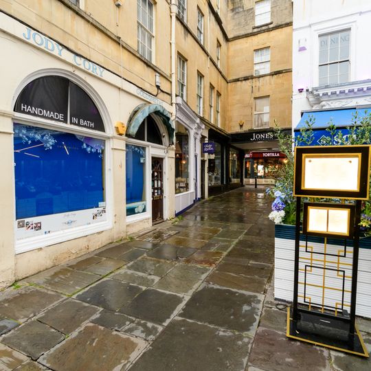 10, Abbey Church Yard