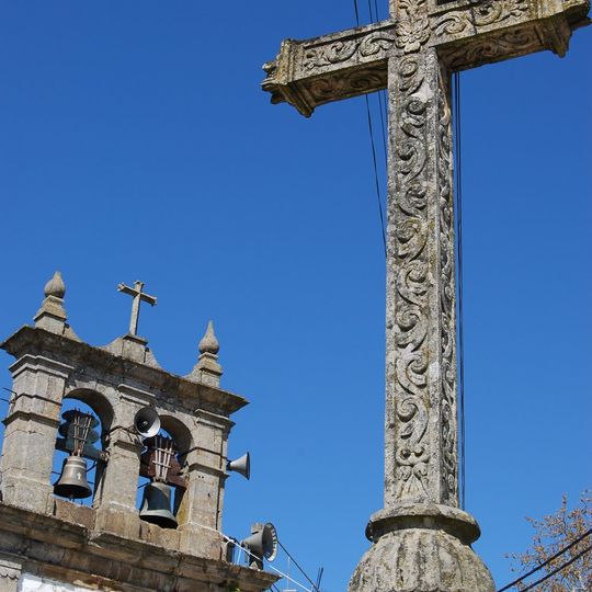 Conjunto constituído pela igreja matriz, campanário e cruzeiro da freguesia de Galafura