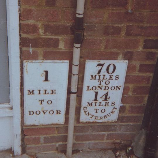 Milestone, London Road, Buckland, Nos 49 & 50