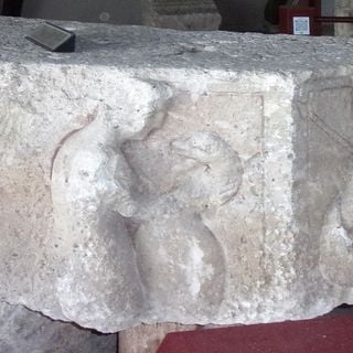 Pilastro monumentale di Yzeures-sur-Creuse