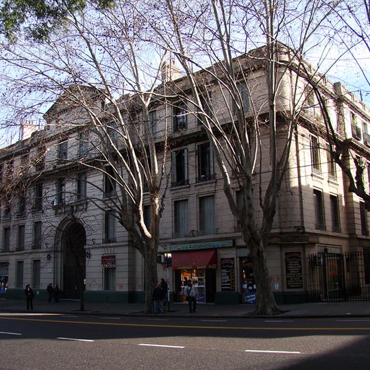 Casa Colectiva Valentín Alsina