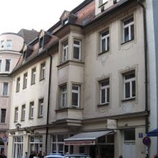 Wohn- und Geschäftshaus