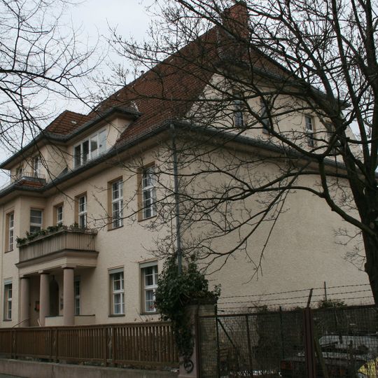 Gemeinde- und Pfarrhaus
