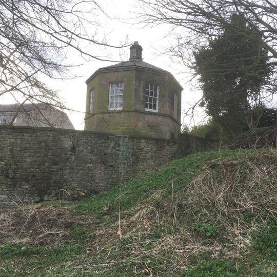 Garden House Behind Number 2, Greycourt