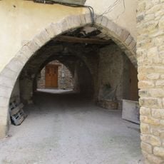 Passadís i arcs gòtics de Llimiana