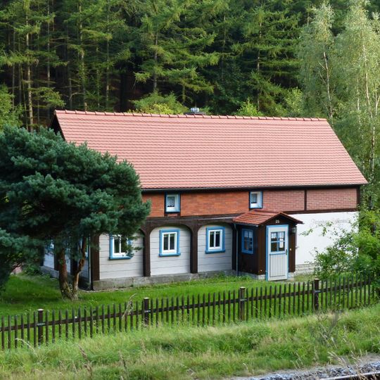 Friedrich-Engels-Straße 25