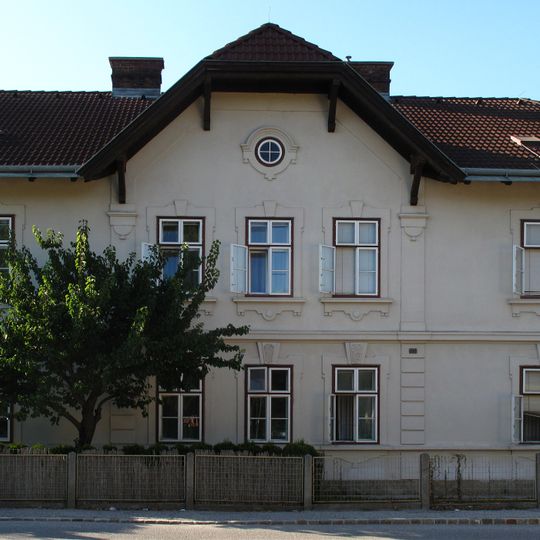 Residential building Albertstraße 1