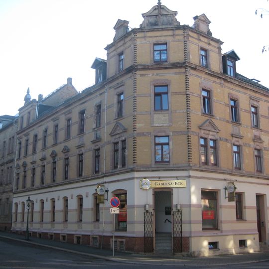 Mietshaus in geschlossener Bebauung in Ecklage Bernhardstraße 112