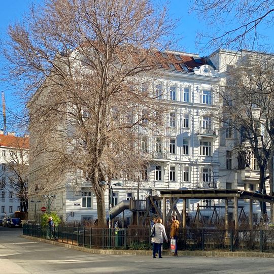 Miethaus Hamerlingplatz 4