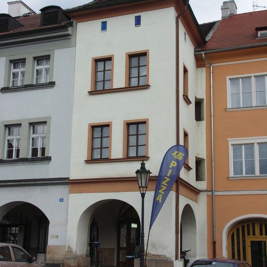 Mírové náměstí 37