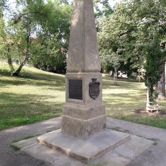 Pomník udělení městských práv Vršovicím v Heroldových sadech