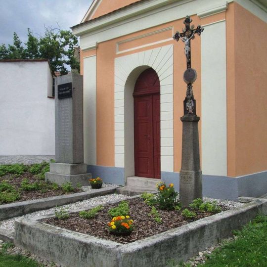 Kříž u kaple v Horním Poříčí