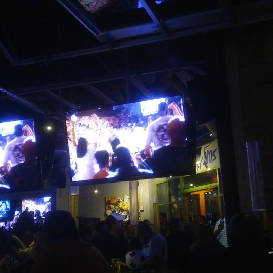 Ojos Locos Sports Cantina