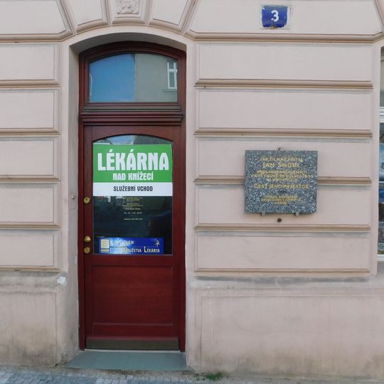 Pamětní deska Jana Šnobla na Smíchově