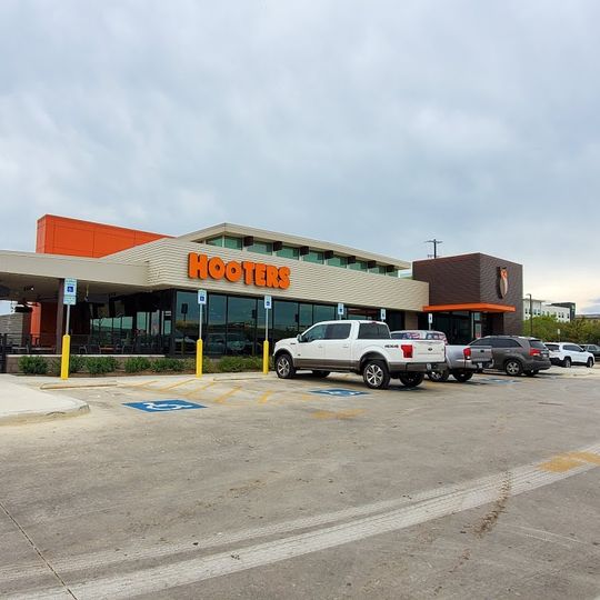 Hooters