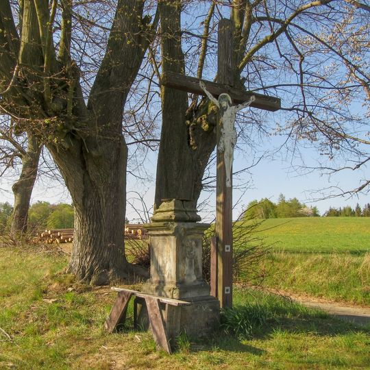 Kříž u Pivonína při polní cestě