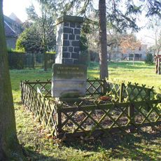 Pomník padlým na návsi v Radouni