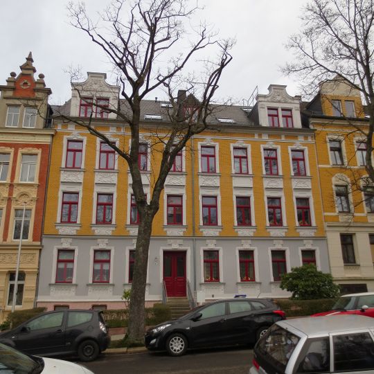 Miethaus in geschlossener Bebauung mit Vorgarten Kochstraße 21