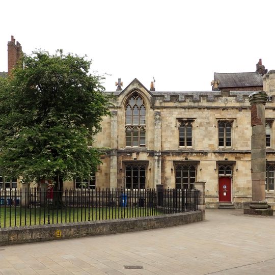 8 - 9, Minster Yard, York