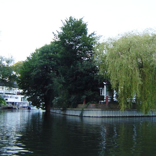 Sunbury Court Island