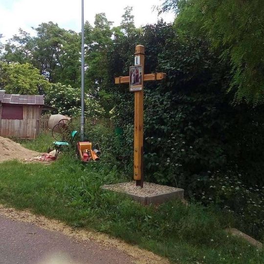 Začátek křížové cesty u Kryr