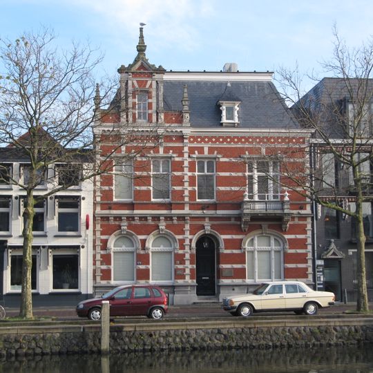 Oosthavenkade 11, Vlaardingen