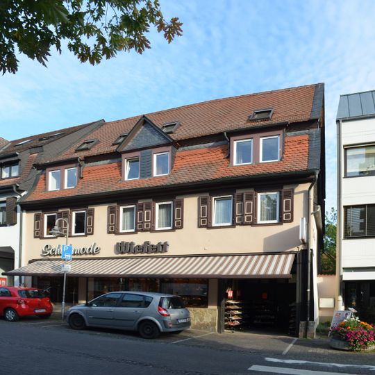 Wohnhaus Hugenottenstraße 79