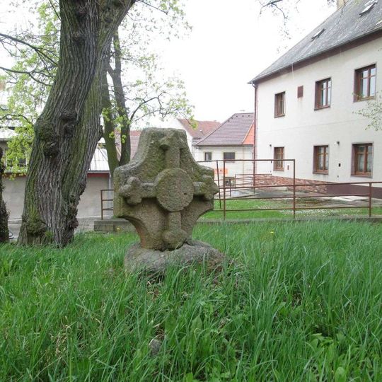 Smírčí kříž v Kralovicích