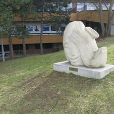 Socha Voda před knihovnou v Moskevské ulici v Mostě