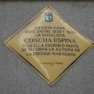 Commemorative plaque to Concha Espina