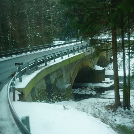 Most silnice II/230 přes Teplou poblíž Dolnohamerského tunelu I
