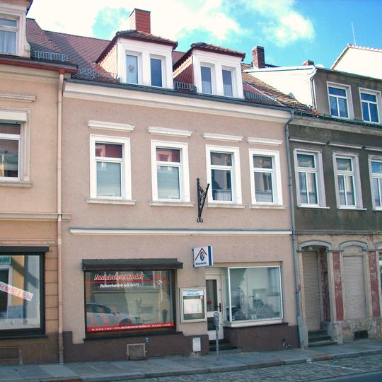 Wohnhaus in geschlossener Bebauung Julius-Kühn-Platz 13