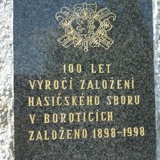 Pamětní deska založení sboru dobrovolných hasičů v Boroticích