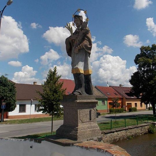 Socha svatého Jana Nepomuckého na můstku ve Vodňanech