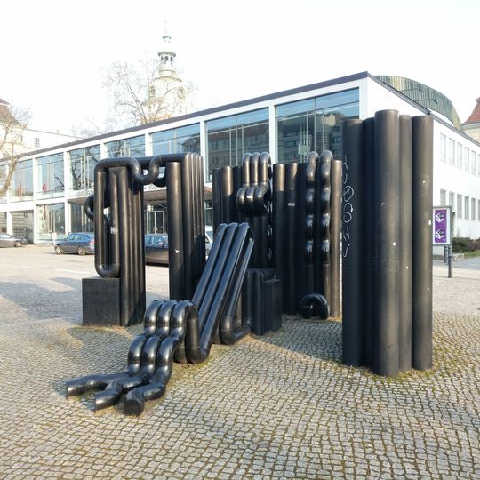 Schwarze PVC-Skulptur