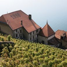 Clos des Abbayes, chapelle du Dézaley, maison vigneronne et dépendance