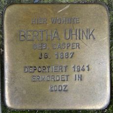 Stolperstein en memoria de Bertha Uhink