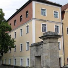 Wohn- und Geschäftshaus